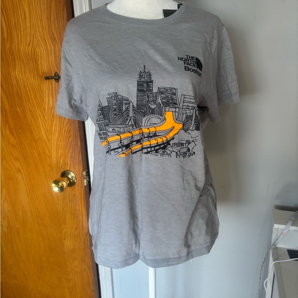 The North Face Gray T-Shirt with Boston Skyline and Orange Detail - Picture 3 of 5